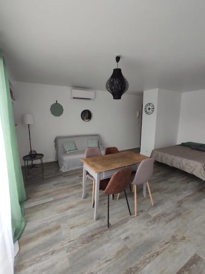 Appartement Climatise Avec Balcon,Wifi, Proche Remparts Avignon